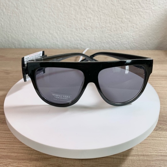 Simply Vera Wang Oversized Black Sunglasses – UV Protection, Chic Acrylic Lens - Picture 4 of 5